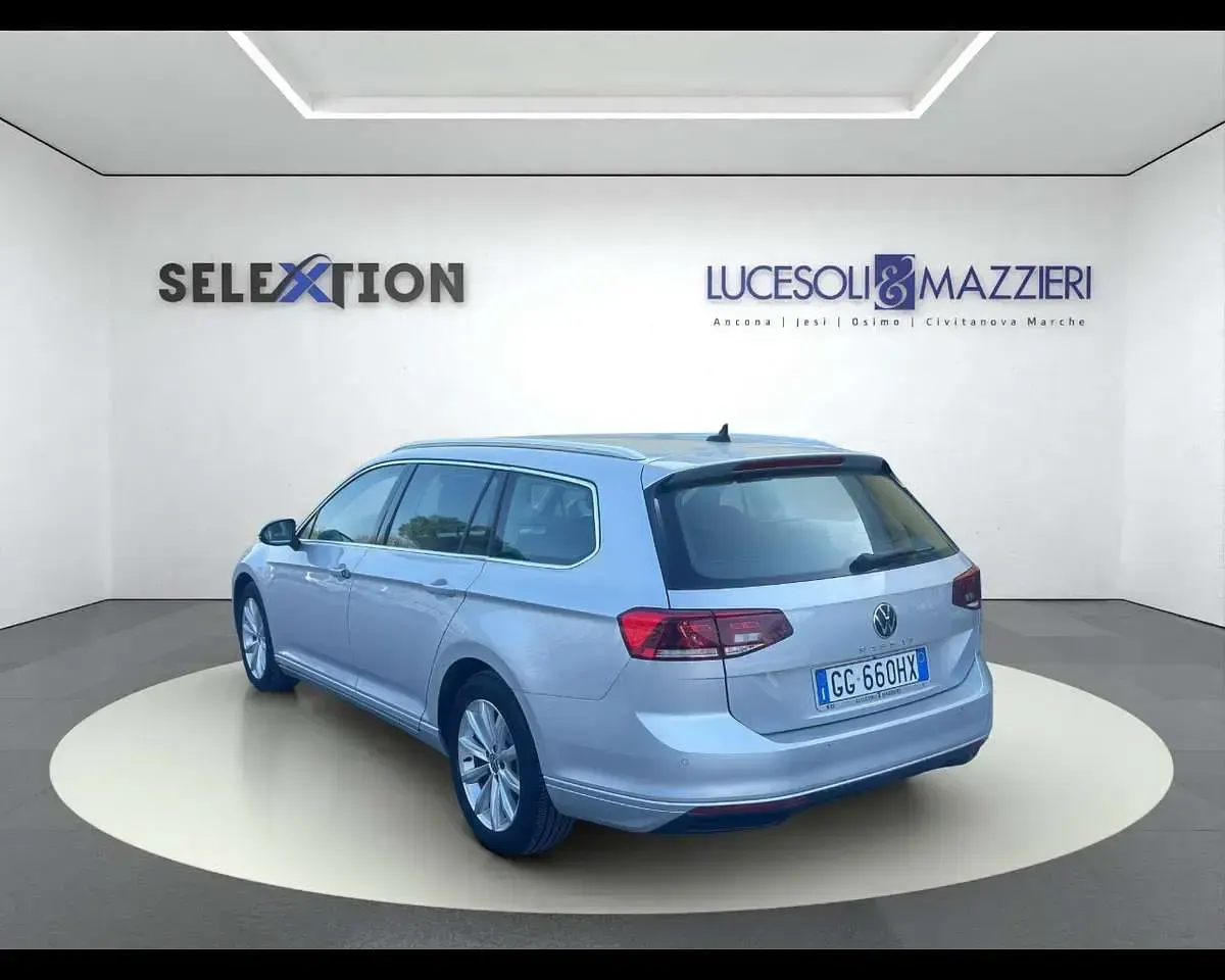 Usata VW Passat 122 CV (89 kW) 2021 Grigio Station wagon