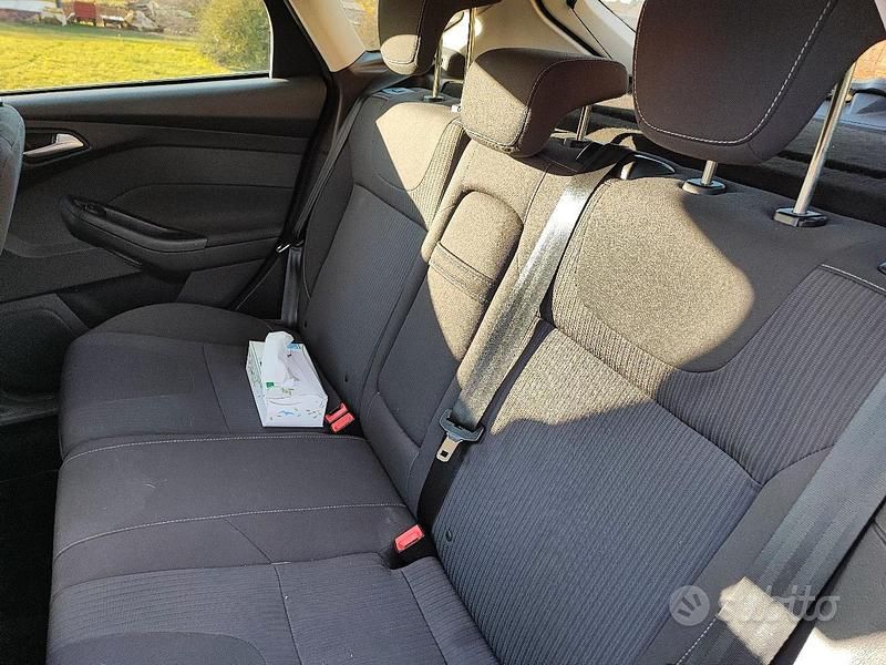 Usata Ford Focus Titanium S 150 CV (110 kW) 2011 Grigio Berlina