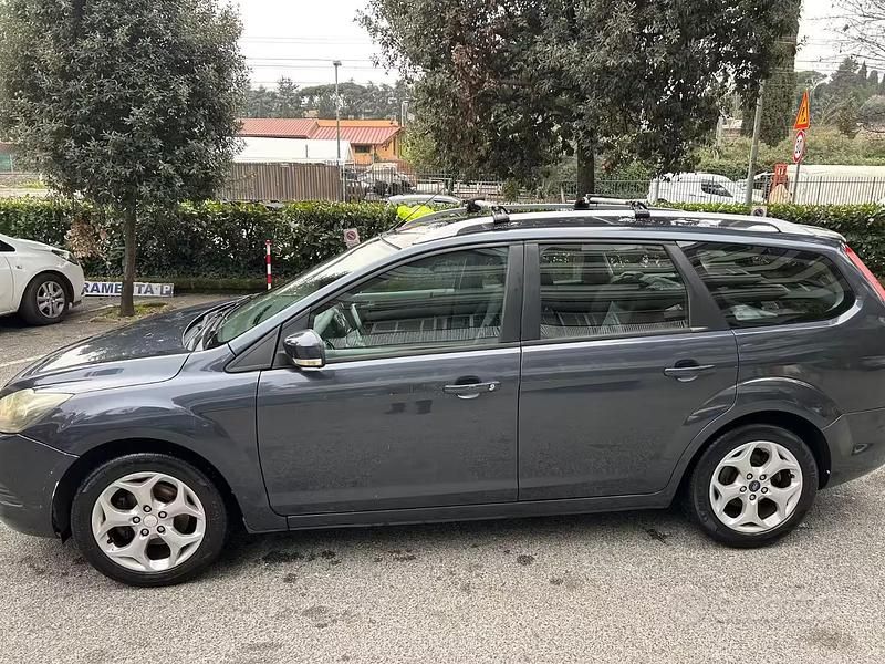 Usata Ford Focus Titanium 110 CV (80 kW) 2011 Grigio Station wagon