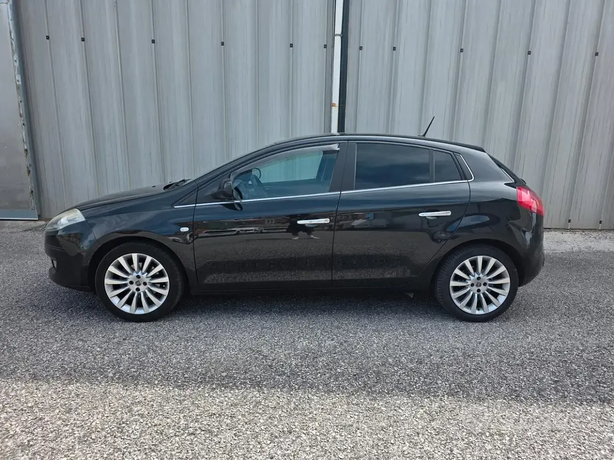 Usata Fiat Bravo 120 CV (88 kW) 2011 Nero Utilitaria