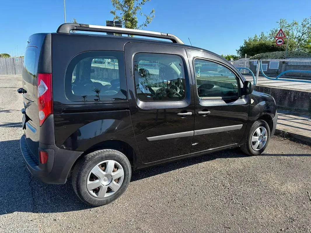 Usata Renault Kangoo 75 CV (55 kW) 2011 Nero Monovolume