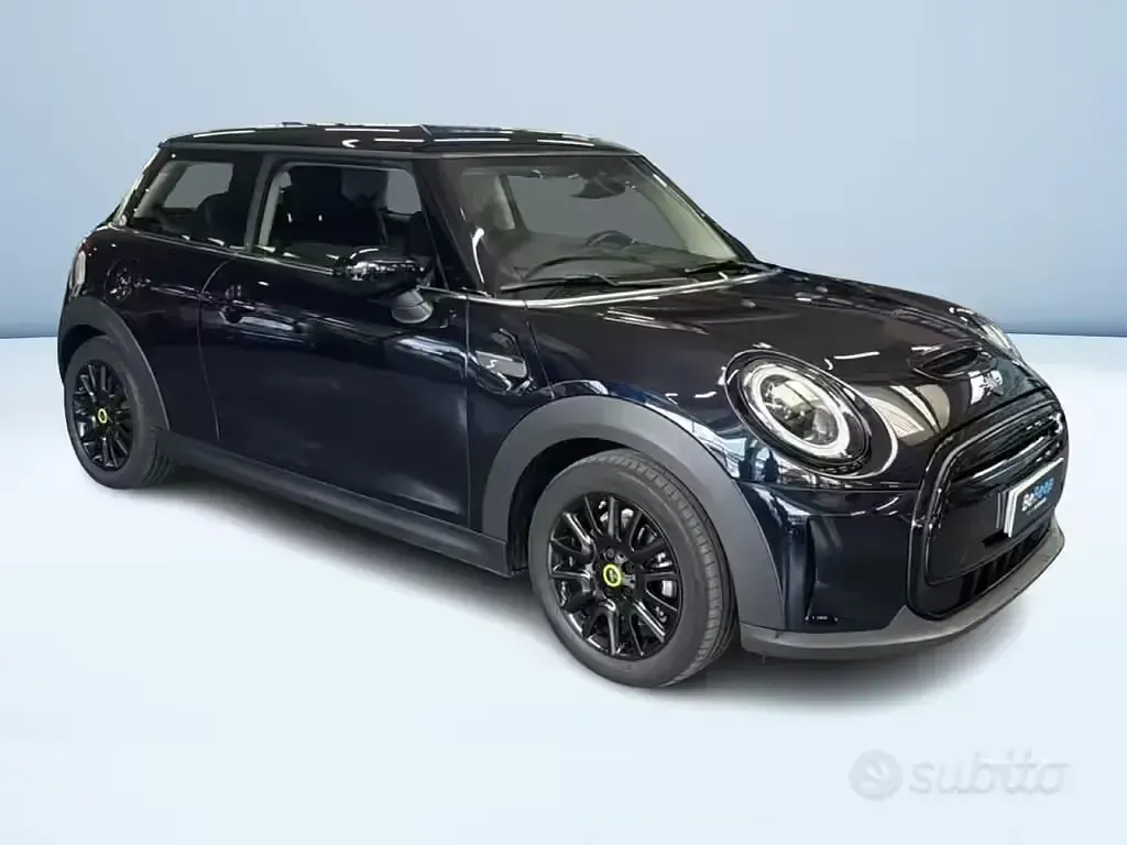 Usata Mini Cooper SE Classic 75 kW (102 CV) 2022 Nero Utilitaria