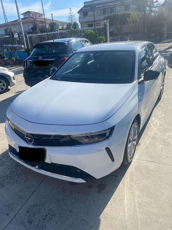 Usata Opel Astra Edition 131 CV (96 kW) 2023 Bianco Berlina