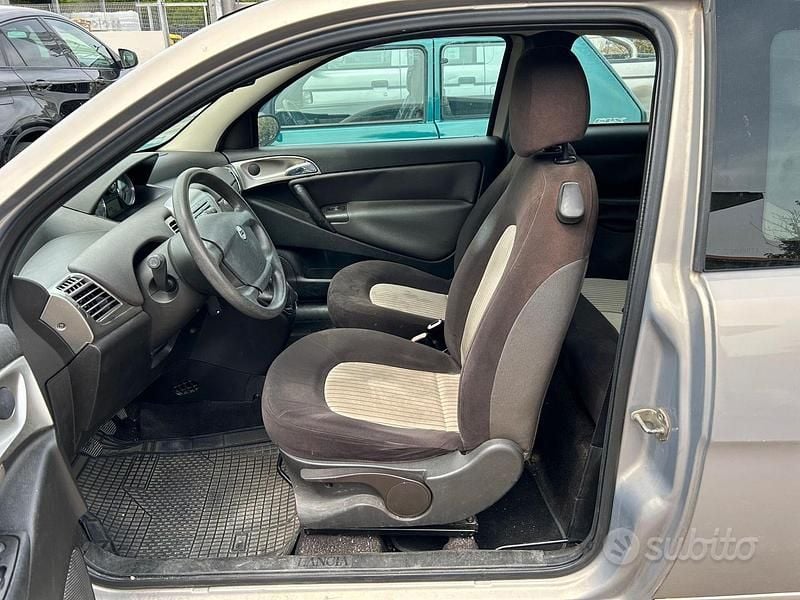 Usata Lancia Ypsilon 75 CV (55 kW) 2008 Marrone Utilitaria