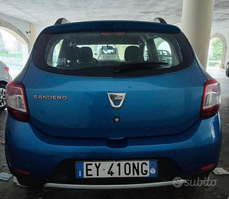 Usata Dacia Sandero 90 CV (66 kW) 2015 Blu Utilitaria