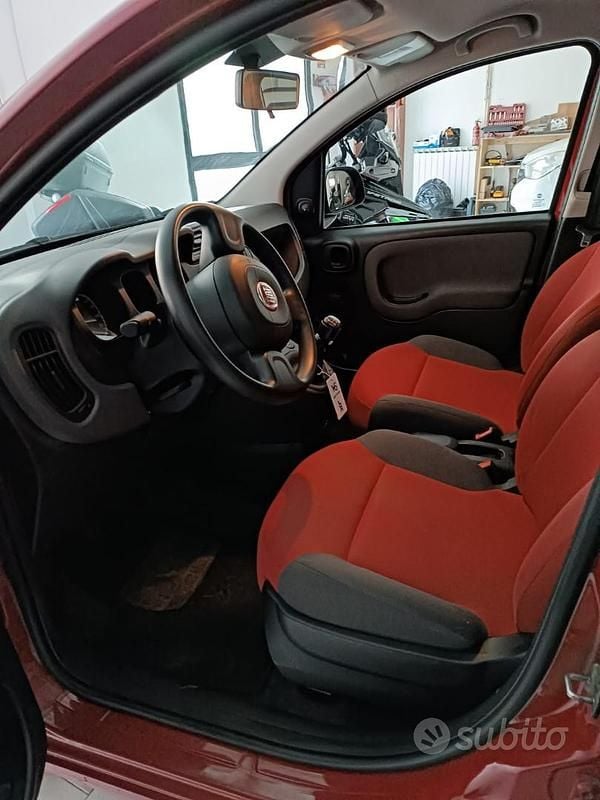 Usata Fiat Panda 69 CV (50 kW) 2015 Rosso Utilitaria
