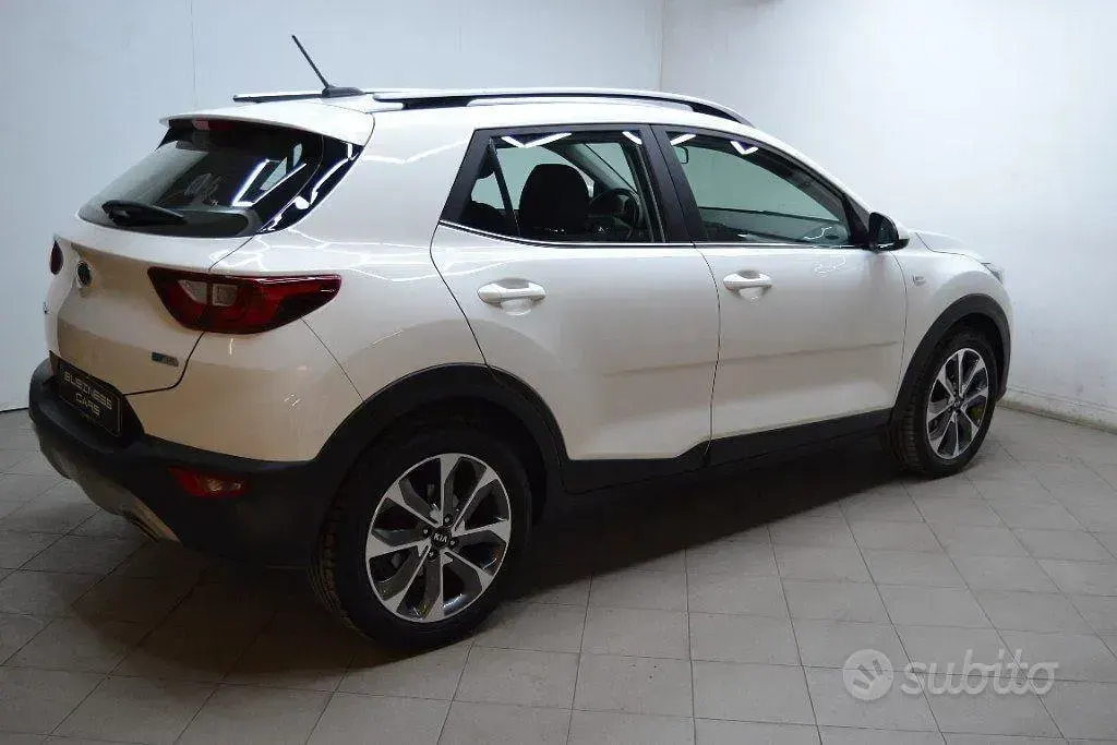 Usata Kia Stonic 101 CV (74 kW) 2019 Bianco SUV