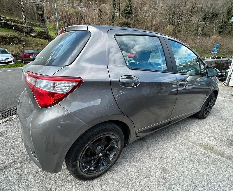 Usata Toyota Yaris 2018 Marrone Utilitaria