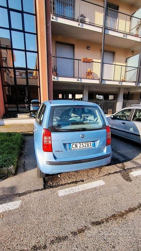 Usata Fiat Idea 70 CV (51 kW) 2004 Blu Monovolume