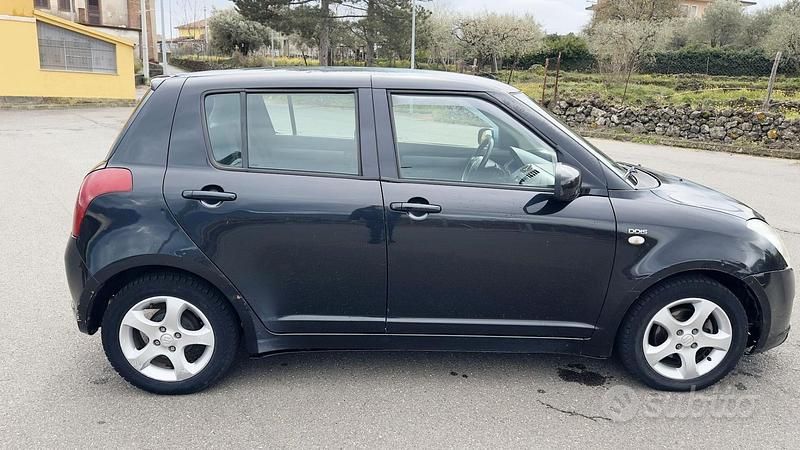 Usata Suzuki Swift 69 CV (50 kW) 2006 Nero Utilitaria
