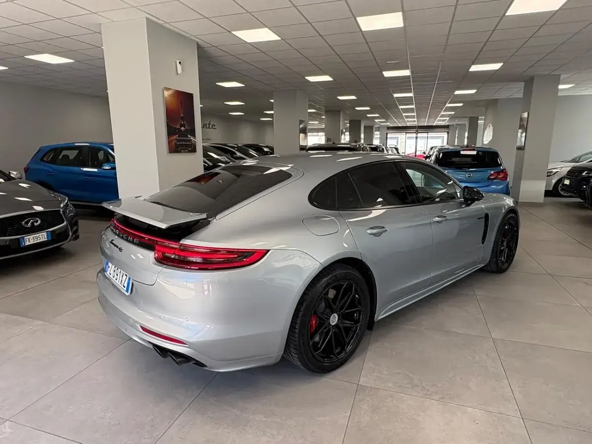 Usata Porsche Panamera 4 E-Hybrid 330 CV (242 kW) 2020 Grigio Utilitaria
