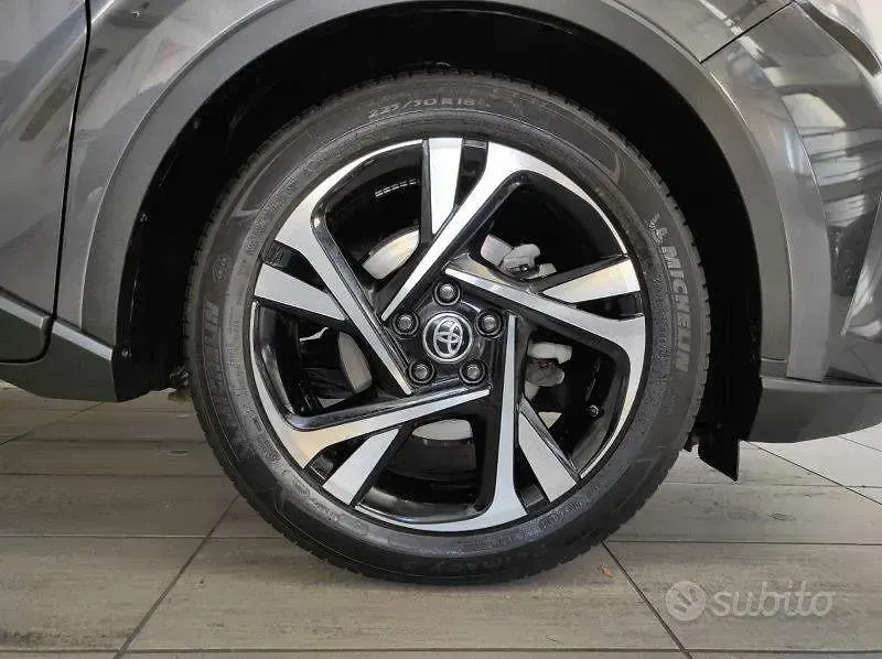 Usata Toyota C-HR Trend 152 CV (111 kW) 2022 Grigio SUV