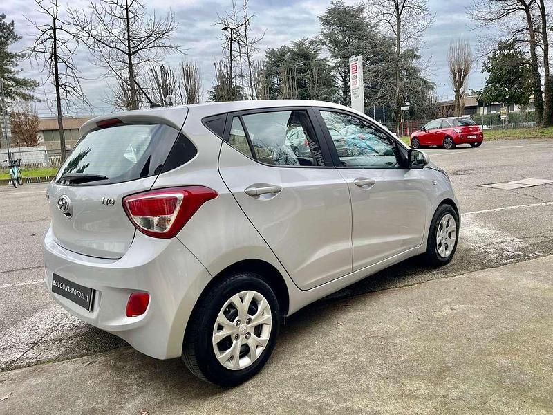 Usata Hyundai i10 67 CV (49 kW) 2015 Argento Utilitaria
