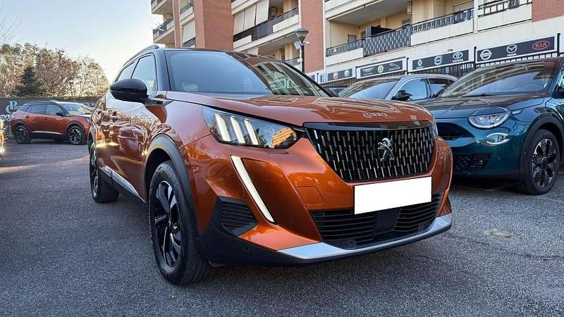 Usata Peugeot 2008 GT 131 CV (96 kW) 2023 Arancione/nero metallizzato SUV