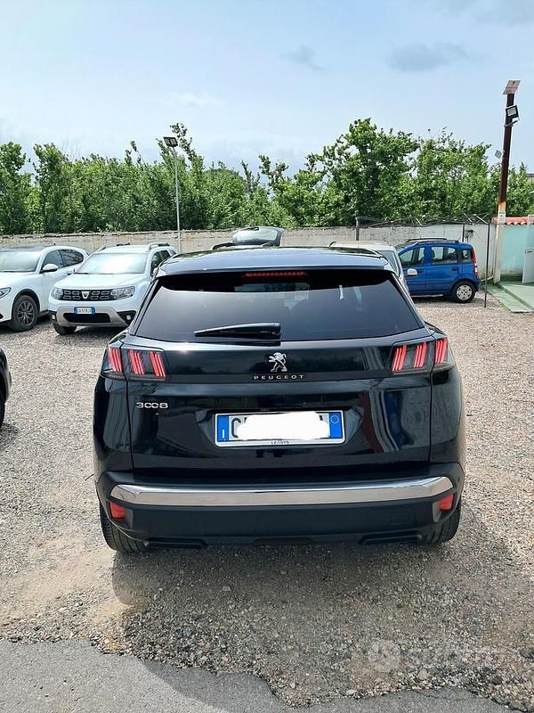 Usata Peugeot 3008 Allure 130 CV (95 kW) 2022 Nero SUV