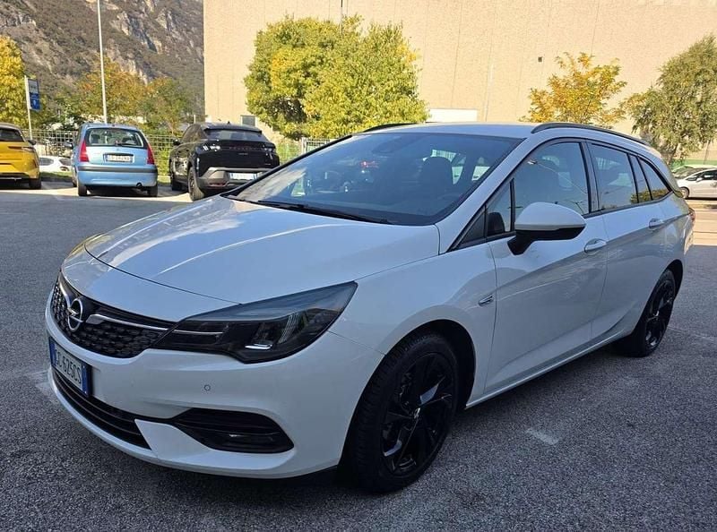 Usata Opel Astra Edition 105 CV (77 kW) 2021 Other Station wagon