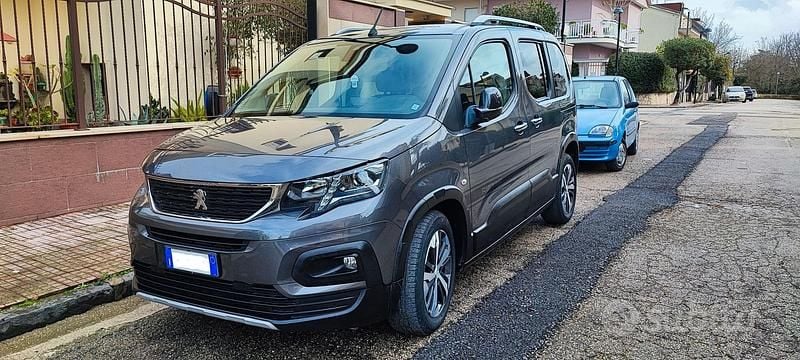 Usata Peugeot Rifter Active 131 CV (96 kW) 2019 Grigio Monovolume
