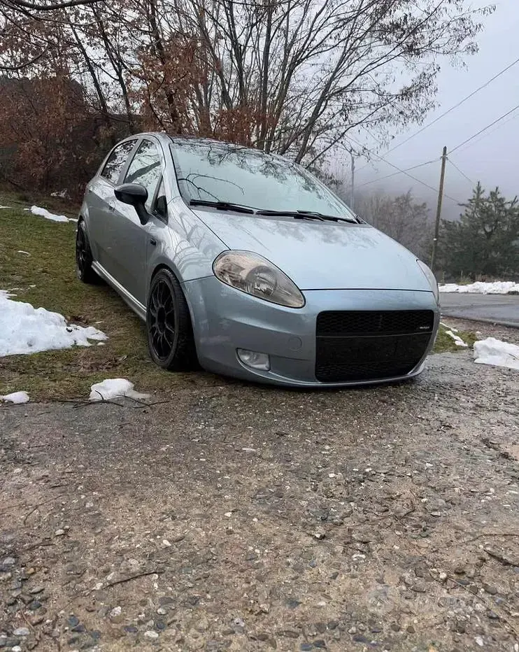 Usata Fiat Grande Punto Dynamic 90 CV (66 kW) 2006 Grigio Utilitaria