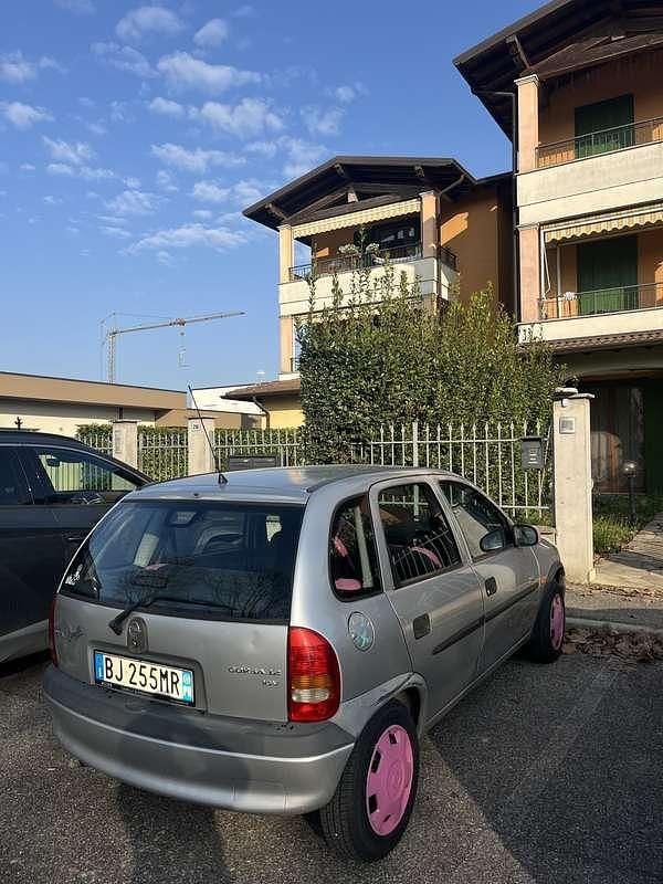 Usata Opel Corsa 65 CV (47 kW) 1999 Berlina
