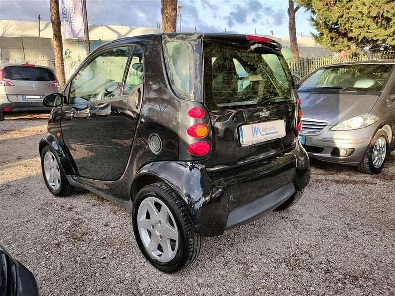 Usata Smart ForTwo Coupé Pure 61 CV (44 kW) 2006 Nero pastello Coupé