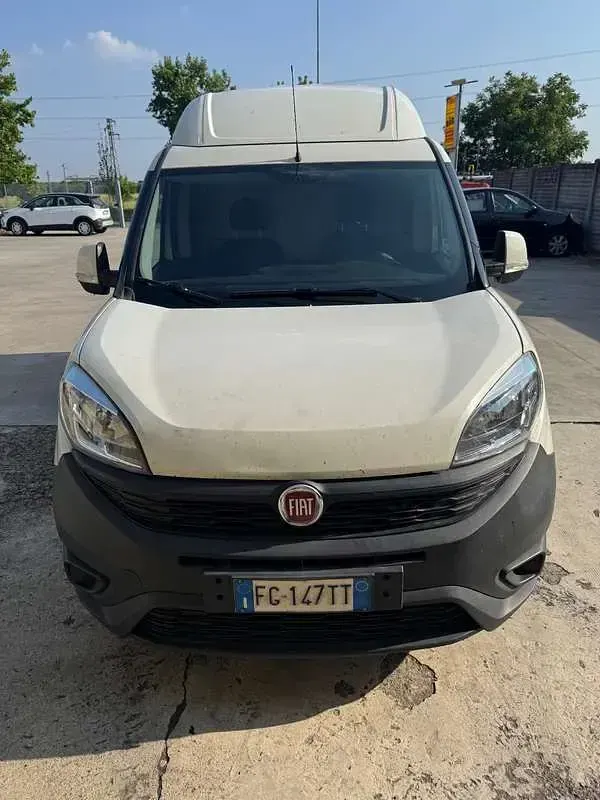 Usata Fiat Doblò Pop 120 CV (88 kW) 2017 Bianco Monovolume