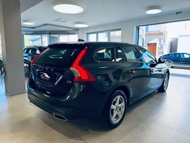 Usata Volvo V60 Business Edition 116 CV (85 kW) 2017 Grigio Station wagon