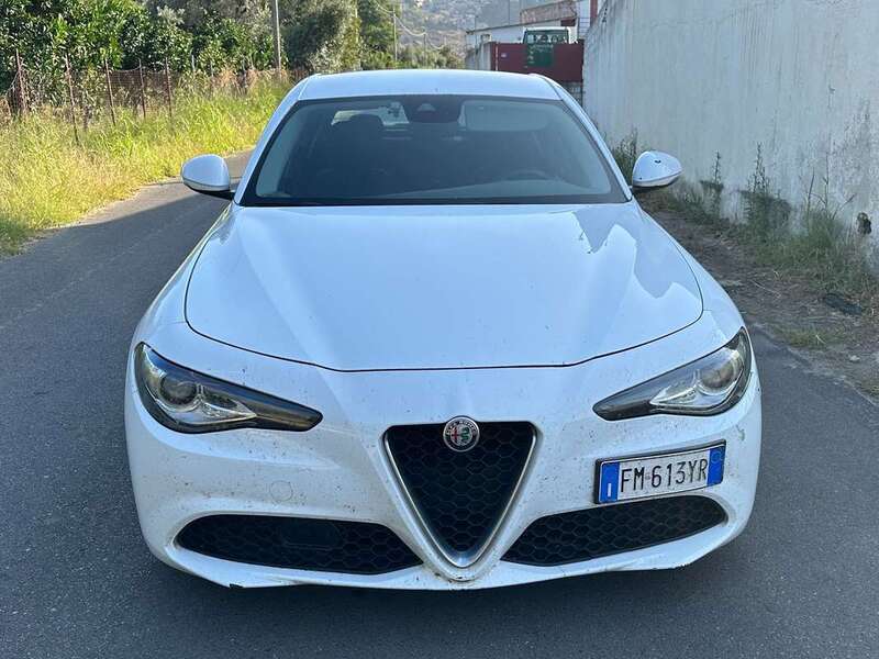 Usato 2017 Alfa Romeo Giulia 2.1 Diesel 136 CV (16.500 €)
