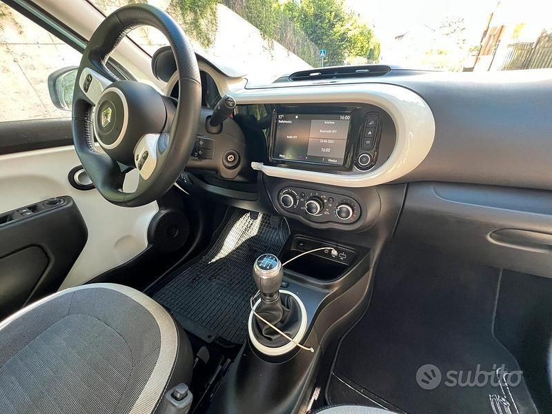 Usata Renault Twingo Intens 65 CV (47 kW) 2020 Verde Utilitaria