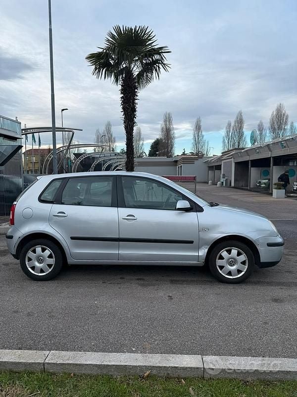 Usata VW Polo 2002 Grigio Berlina