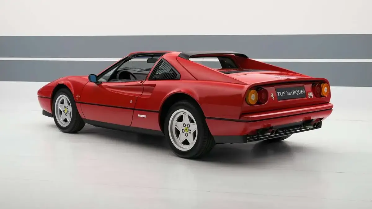 Usata Ferrari 328 269 CV (197 kW) 1986 Rosso pastello Cabrio