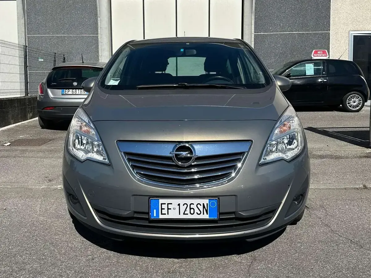 Usata Opel Meriva 120 CV (88 kW) 2011 Beige Monovolume
