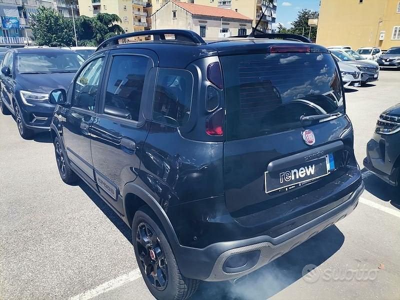 Usado Fiat Panda Cross Cross 95 CV (69 kW) 2016 Negro Utilitario