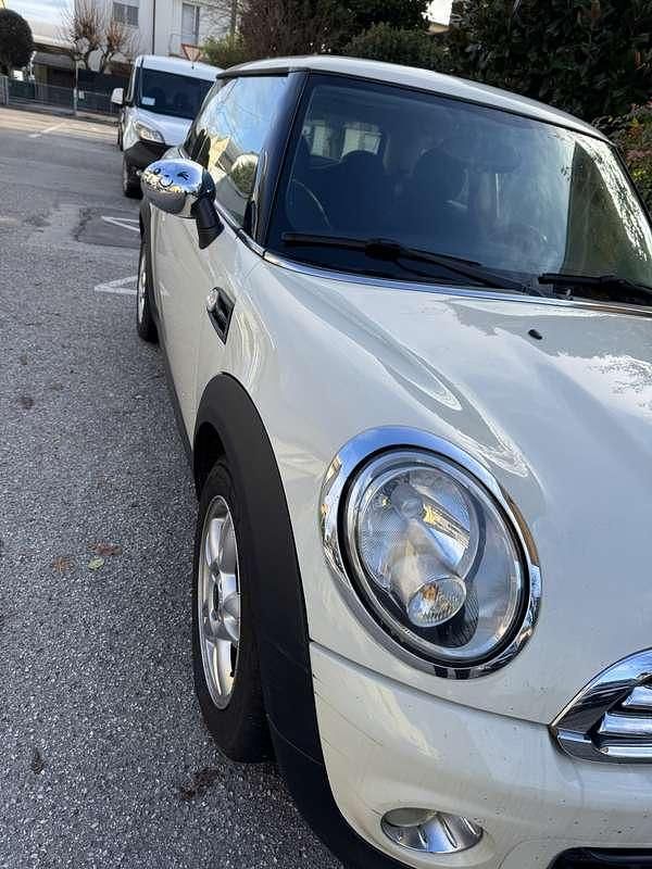 Usata Mini ONE 75 CV (55 kW) 2011 Utilitaria