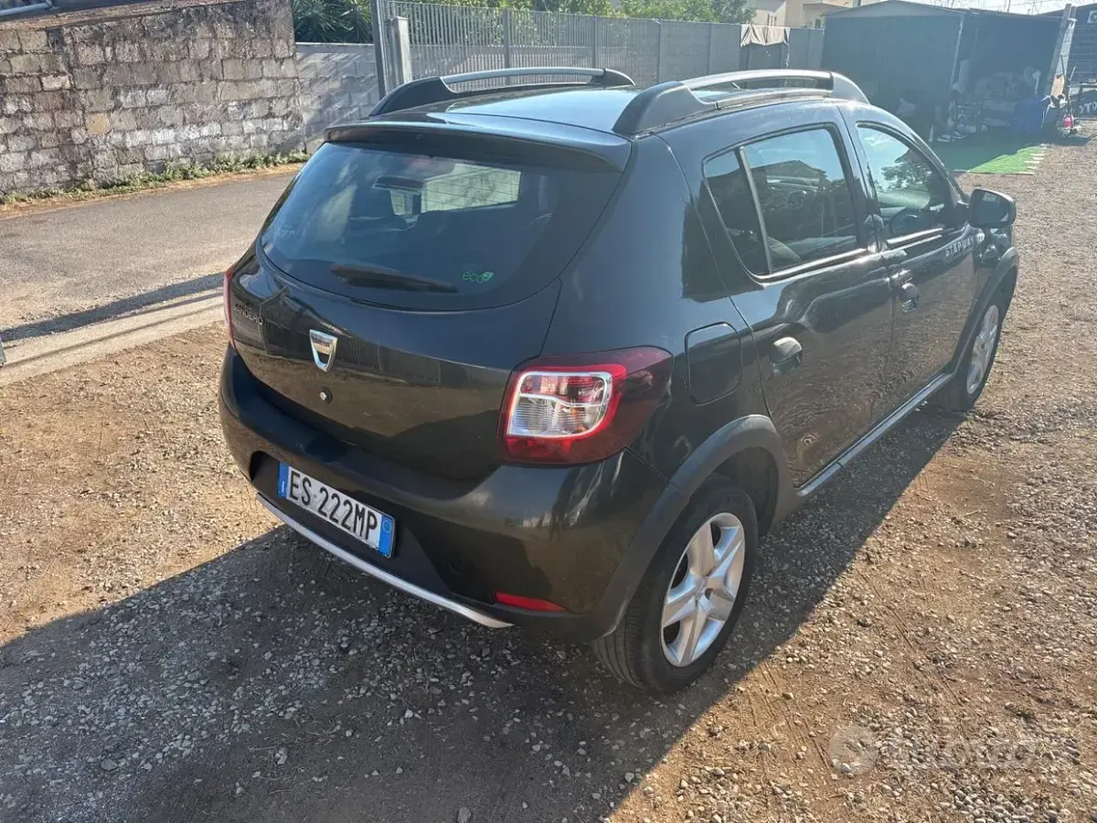Usata Dacia Sandero Prestige 90 CV (66 kW) 2014 Nero Berlina