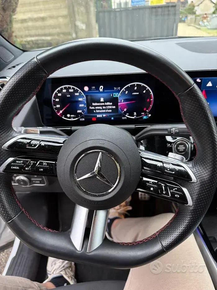 Usata Mercedes GLA200 AMG 150 CV (110 kW) 2024 Bianco SUV