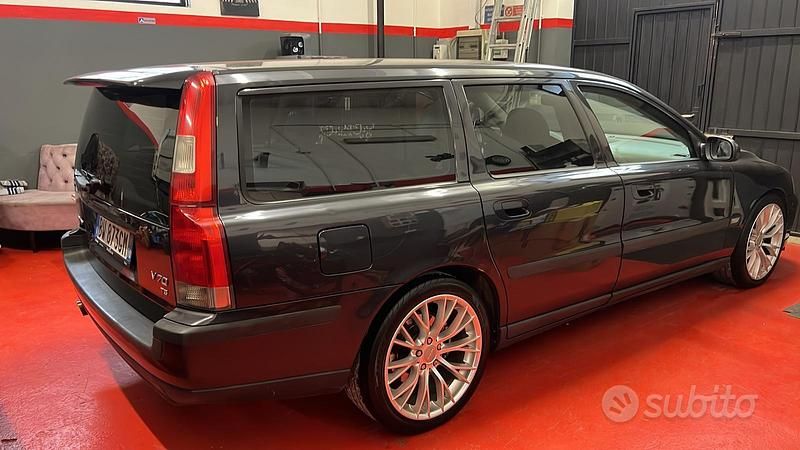 Usata 2001 Volvo V70 Station wagon | 8000 € - Immagine 1/4