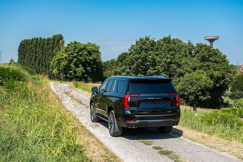 Nuova GMC Yukon 420 CV (308 kW) 2025 Nero SUV
