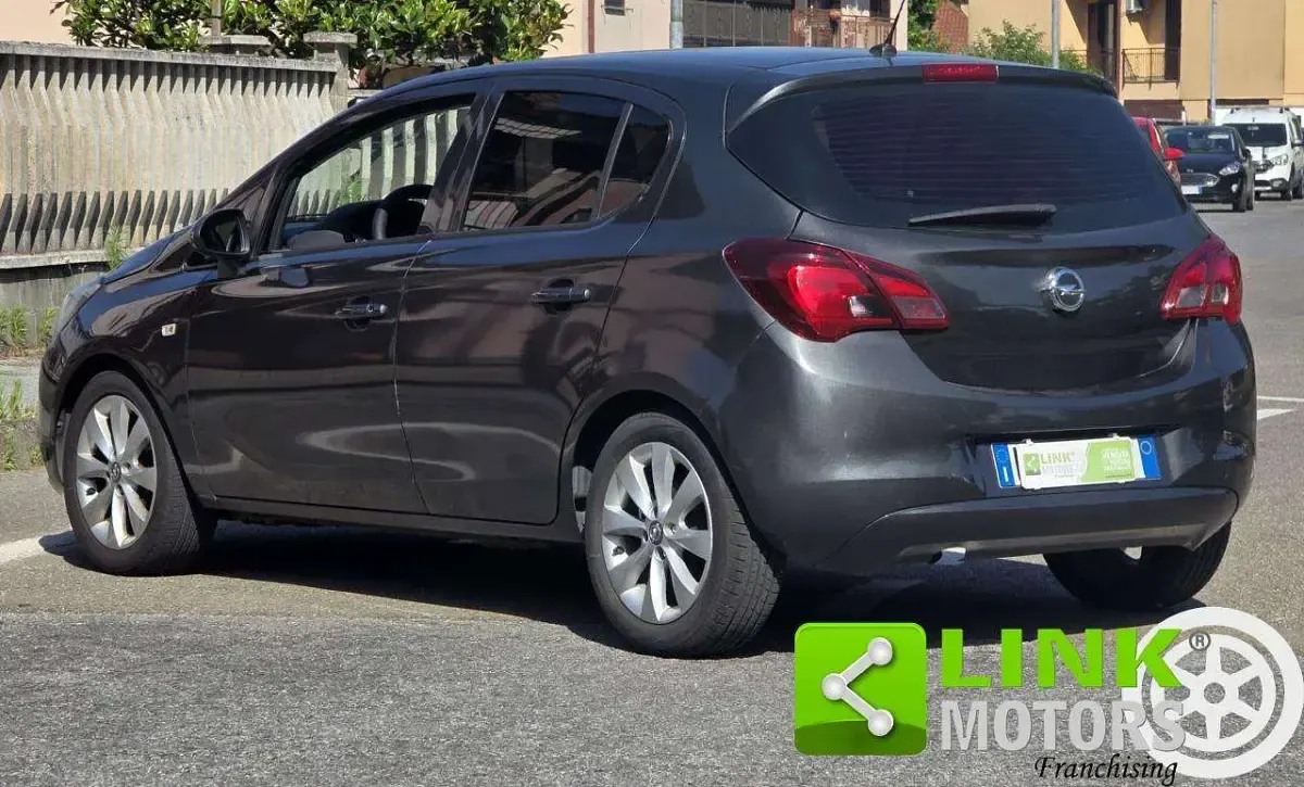Usata Opel Corsa 90 CV (66 kW) 2018 Grigio scuro Utilitaria