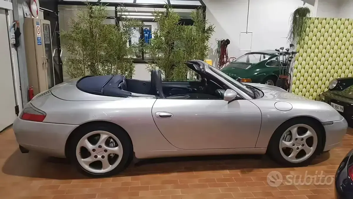 Usata Porsche 911 Carrera Cabriolet 300 CV (220 kW) 1998 Grigio Cabrio