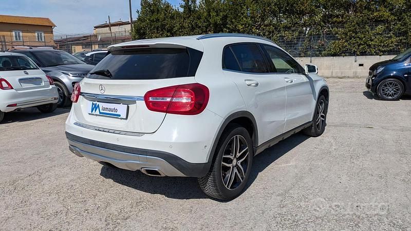 Usata Mercedes GLA200 156 CV (114 kW) 2015 Bianco SUV