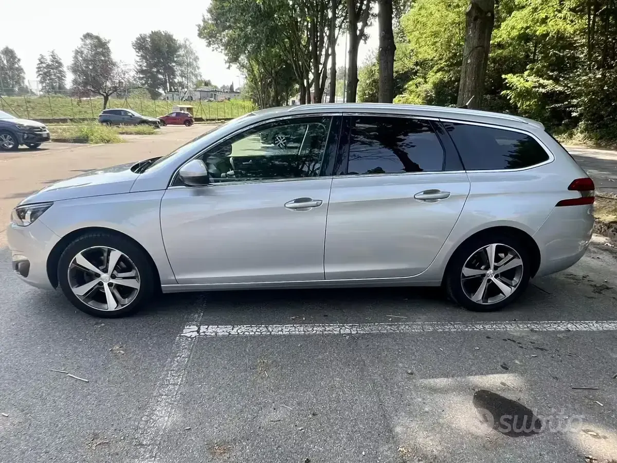 Usata Peugeot 308 SW Allure 120 CV (88 kW) 2018 Grigio Station wagon