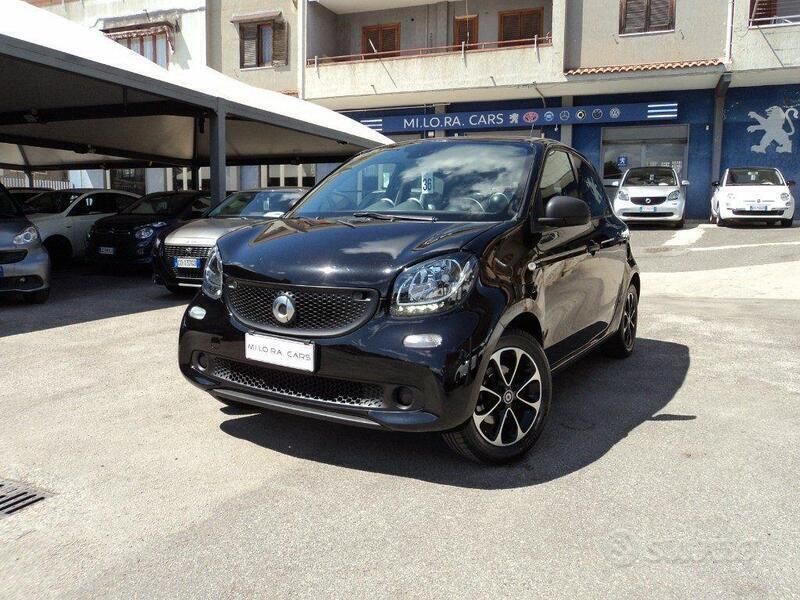 Nero Usata 2016 Smart ForFour Proxy Tre volumi | 8500 € (Buon prezzo) - Immagine 1/4