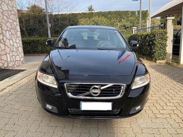 Nero Usata 2012 Volvo V50 Station wagon | 4300 € (Buon prezzo) - Immagine 1/4