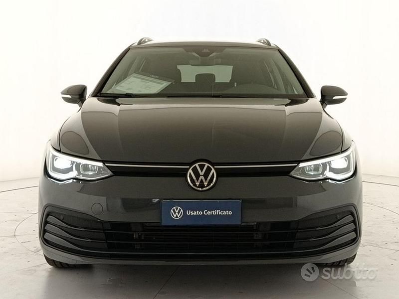 Usata VW Golf VIII Life 110 CV (80 kW) 2021 Grigio Station wagon