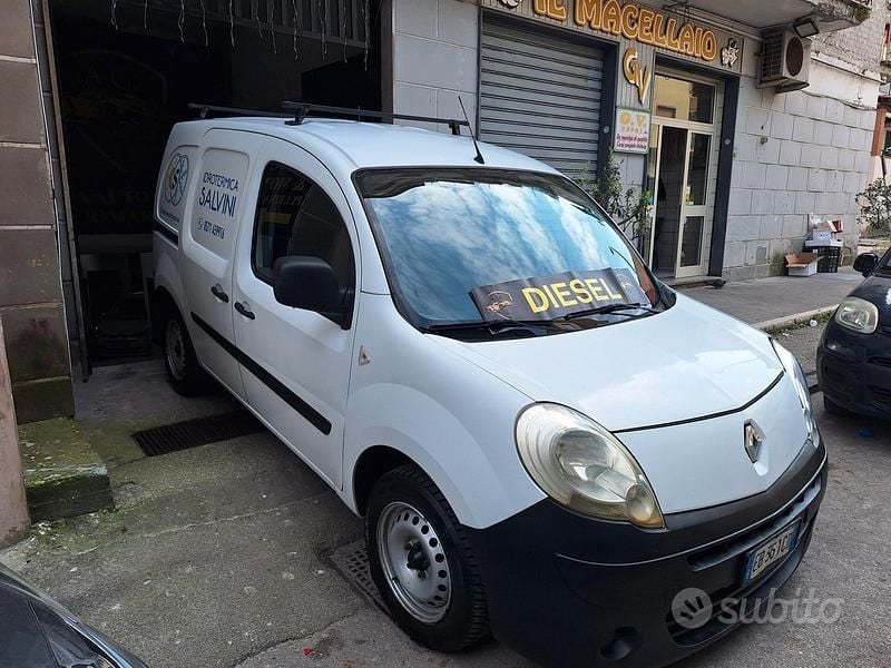 Usata Renault Kangoo 90 CV (66 kW) 2010 Bianco Monovolume