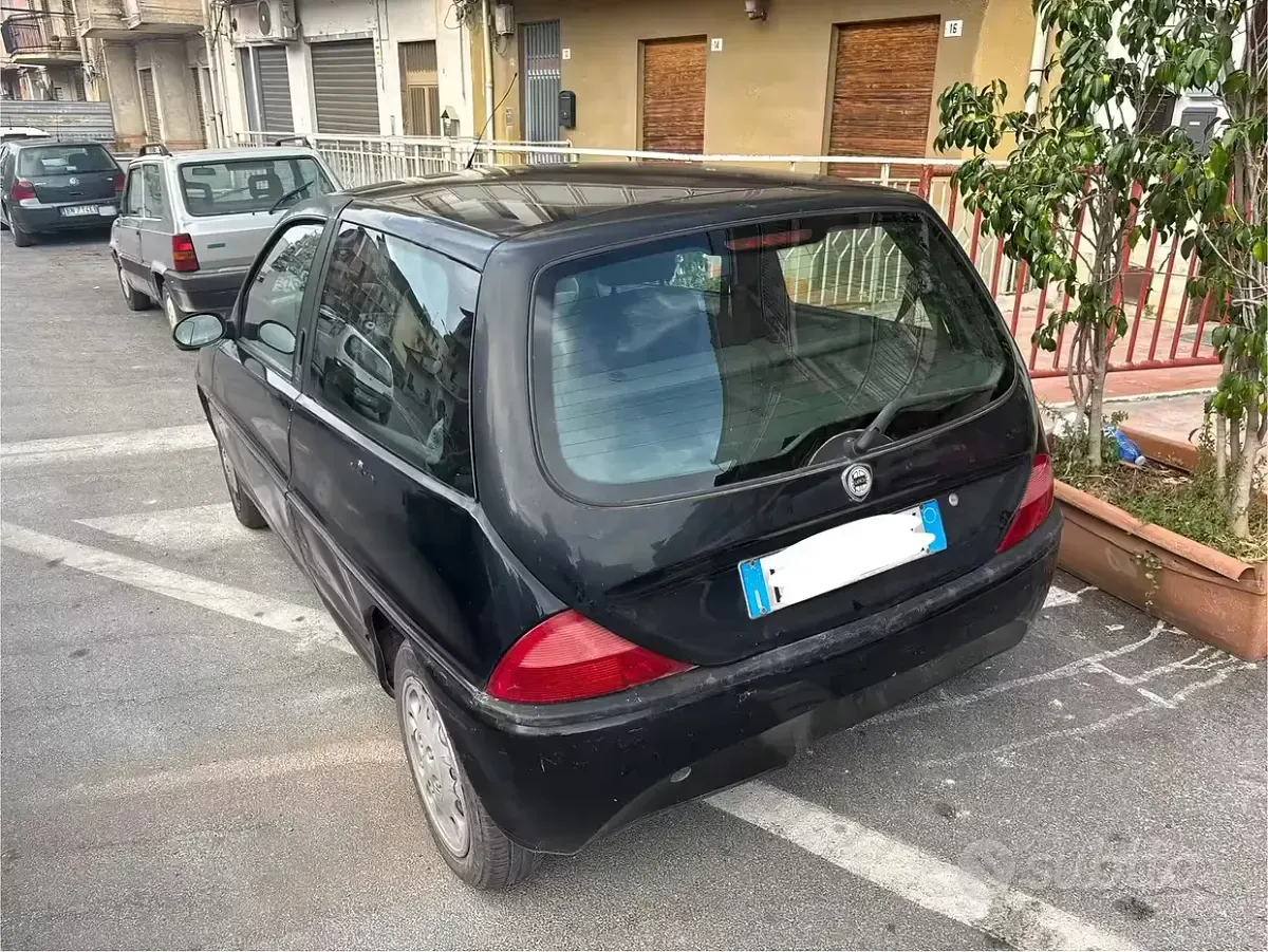 Usata Lancia Ypsilon 60 CV (44 kW) 2001 Utilitaria