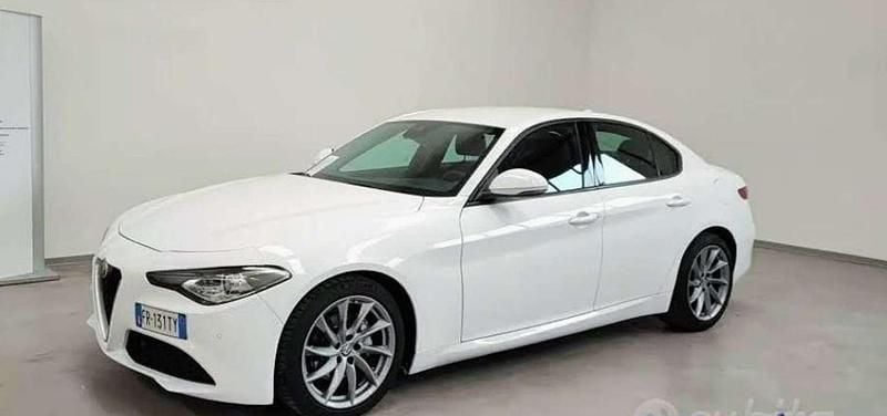Usata Alfa Romeo Giulia Executive 179 CV (131 kW) 2018 Bianco Berlina