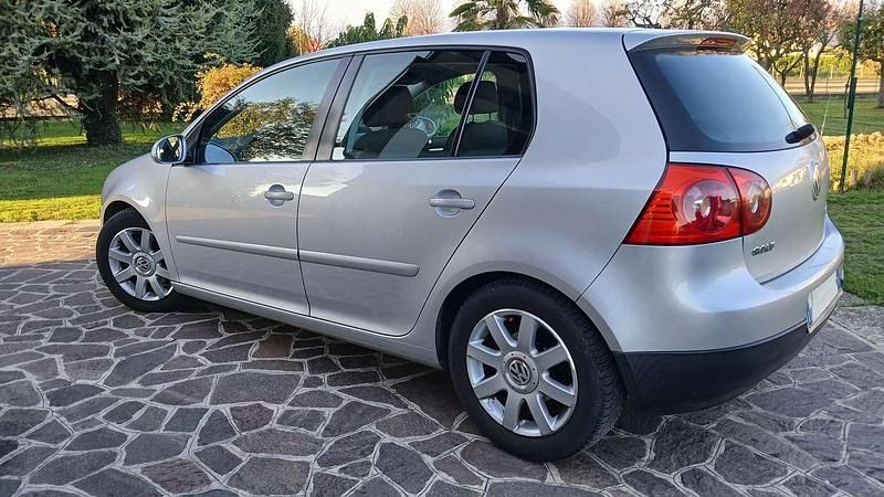 Usata VW Golf IV Sportline 140 CV (102 kW) 2004 Argento Berlina