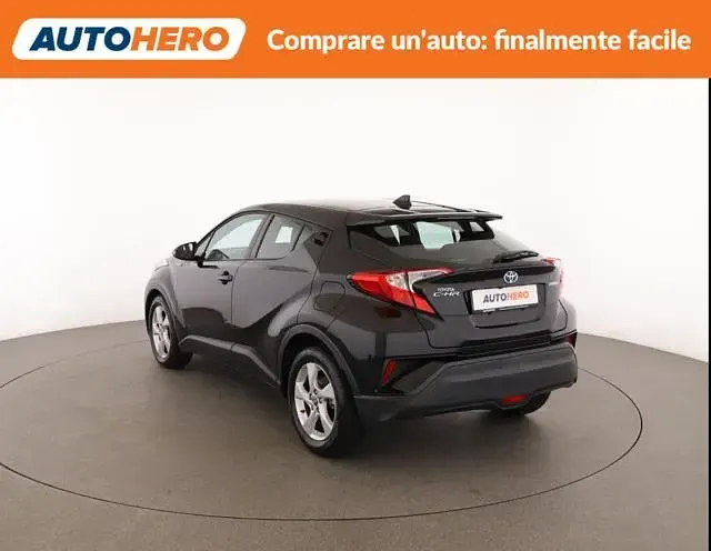 Usata Toyota C-HR Active 122 CV (89 kW) 2018 Nero SUV