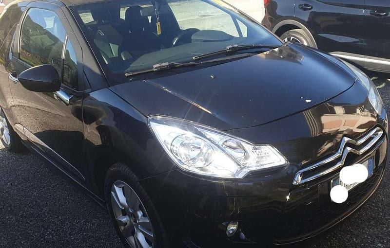 Usata Citroën DS3 Chic 70 CV (51 kW) 2010 Nero Utilitaria